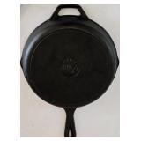 LR - Set of 3 Cast Iron Pans Lodge 85K 10.5 in, Lodge 90C 10.75 in, and 7 in Egg Pan
