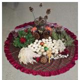 G - Large Collection of Holiday Decor and Christmas Ornaments