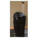 LL-FR - SwissGear Upright Rolling Suitcase 31in Black