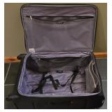 LL-FR - SwissGear Upright Rolling Suitcase 31in Black