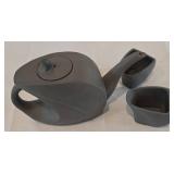 LR - Modern Black Ceramic Teapot with Two Cups and Lid