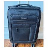 O - Samsonite Black Softside Spinner Carry-On Luggage