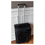 O - Samsonite Black Softside Spinner Carry-On Luggage