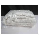 Size King/Cal King Color White French Linen Box Stitch Quilt BOKSER HOME