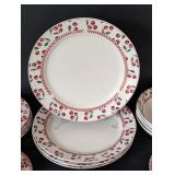 O - Majesticware by Oneida Cherries Jubilee Stoneware Dinnerware Set Service for 4