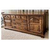 Solid Wood 6-Drawer and 2-Door Sideboard Buffet Cabinet