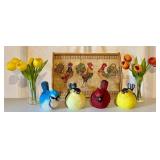 LL - Decorative Rooster Tray with 4 Resin Bird Figures and Tulip Arrangements