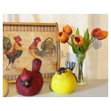 LL - Decorative Rooster Tray with 4 Resin Bird Figures and Tulip Arrangements