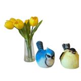 LL - Decorative Rooster Tray with 4 Resin Bird Figures and Tulip Arrangements