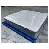 Stearns & Foster Lux Hybrid Medium Firm King Mattress - MSRP $3,899.00 - No Reserve!