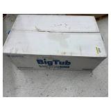 BigTub Utilatub Combo 40 in. x 24 in. 33 in. Polypropylene Floor Mount Utility Tub with Pull-Out Faucet in White