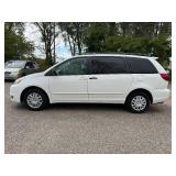 2004 TOYOTA SIENNA CE 7 PASSENGER (NO RESERVE)