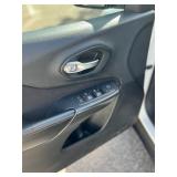 2015 JEEP CHEROKEE SPORT (NO RESERVE)