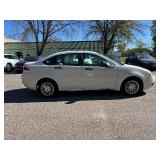 2009 FORD FOCUS SE *No Accidents* (NO RESERVE)