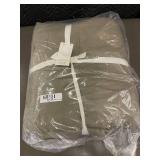 Box Quilted King French Linen Quilt, Moss