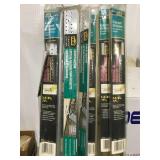 7 PIECES ASSORTED COLOR CARPET GRIPPER