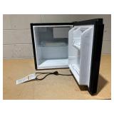 Hisense 1.6 Cu ft Single Door Mini Fridge, Black