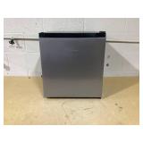 Hisense 1.6 Cu Ft Single Door Mini Fridge, Silver