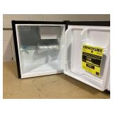 Hisense 1.6 Cu Ft Single Door Mini Fridge, Silver