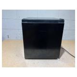 Hisense 1.6 Cu ft Single Door Mini Fridge, Black