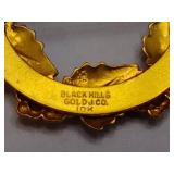10K Black Hills Gold Grape Wreath Brooch