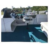 1995 Crestliner 24