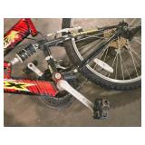 MGX 24" Trail Bike 16" Red/Black Frame
