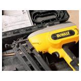 DeWalt® 18V 16-GA Finish Nailer Angled Magazine DC618 with Battery, Case
