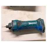Makita® 18V Drywall Router / Cut-Out Tool XOC01
