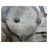 Antique Cast Iron Water Pump