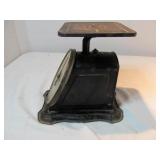 Vintage Columbia Family Scale