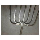(H-2) Vintage 7-Tine Spear with 47"...