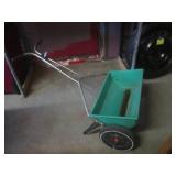(BR2) Red Devil Seed Yard Spreader...