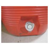 (EW6) 2 Rubbermaid 5-Gallon Beverag...