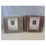 (CS) 2 Queen Size Flat Sheets...