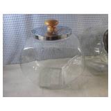 (EW5) 3 Glass Canister with Lids...