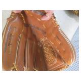(CS) 3 Baseball Gloves - Franklin 4...
