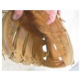 (CS) 3 Baseball Gloves - Wilson A21...