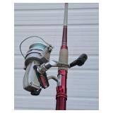 Large Heavy Duty SPORTFISHER Ocean Side Model 8008 Silver Series Fishing Rod w/Ryobi SX-4 Reel