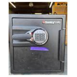 Working Heavy Duty SENTRY SAFE w/Combo