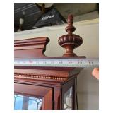 Excellent Quality and Condition LEXINGTON 2-Piece Hutch / China Cabinet