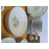 Large Set of Vintage FRANCISCAN WARE Discovery Dish Ware