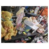 Wide variety of vintage collectible...