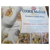 NEW Cookie press, Mini donut maker ...