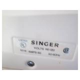 Vintage portable Singer stylist 513...
