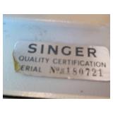 Vintage portable Singer stylist 513...