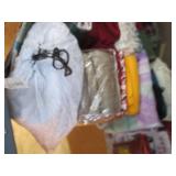 Bulk bundle of blankets, throws, qu...