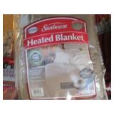Bulk bundle of blankets, throws, qu...