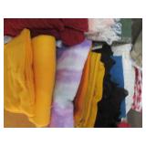 Bulk bundle of blankets, throws, qu...