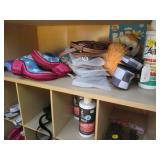 Tons of misc pet supplies and acces...